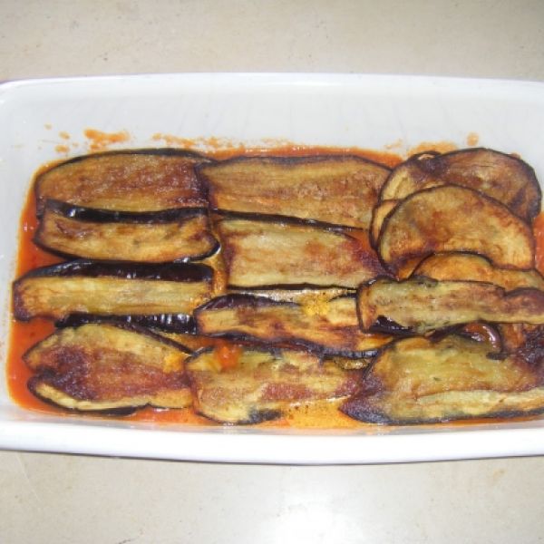 Aubergine timbale med parmesan & tomater