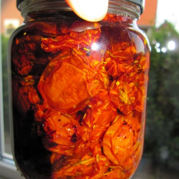 Hjemmebagte tomater på glas
